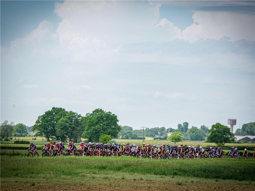 Damen-Radsportrennen SaF Zeisseng Mai auf luxemburgischen Straßen mit Spitzensportlerinnen und hohem Niveau