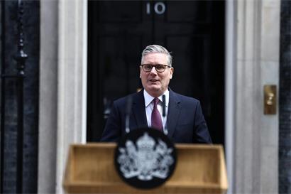 Keir Starmer am 22. Juni bei Rücktrittsankündigung vor Presse, britischer Premierminister gibt Rücktritt bekannt
