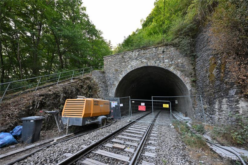 Am 27. August kam es während Arbeiten zu einem Deckeneinsturz im Eisenbahntunnel Schieburg, seither ist der betroffene Streckenabschnitt gesperrt
