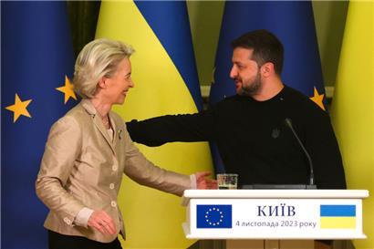 Am 4. November besuchte von der Leyen Selenskyj in Kiew – am Mittwoch empfahl die EU-Kommission die Aufnahme von Beitrittsgesprächen 
