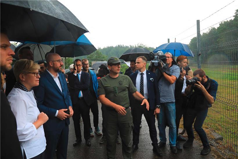 Am Dienstag besuchten der Präsident des Europäischen Rates Charles Michel und die litauische Premierministerin Ingrida Simonyte die Grenze zu Belarus in Litauen
