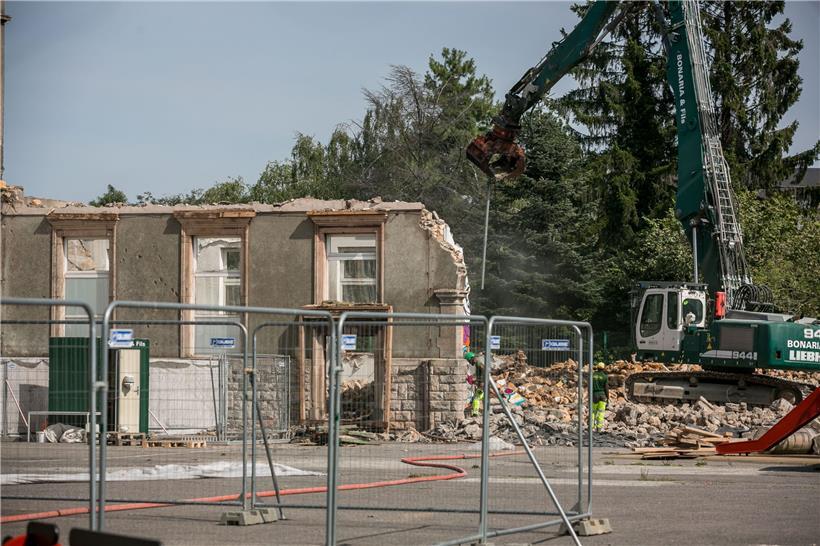 Am Dienstag schon war von der alten Turnhalle fast nichts mehr zu sehen