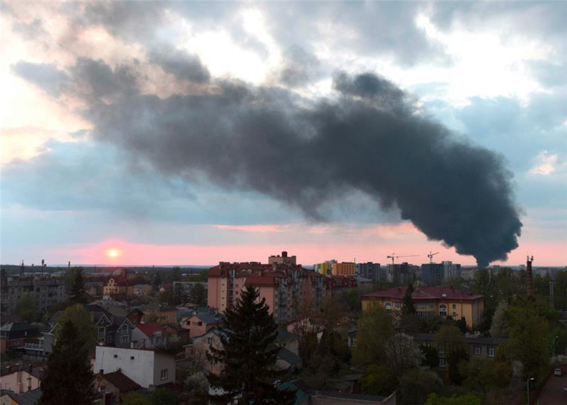 Am Dienstag stieg dunkler Rauch über Lwiw im Westen der Ukraine auf – erneut hatte eine russische Langstreckenrakete eingeschlagen
