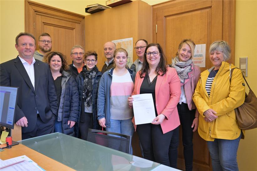 Am Donnerstag haben die Kandidaten der „Fräi Lëscht“ ihre Liste beim Gemeindesek...