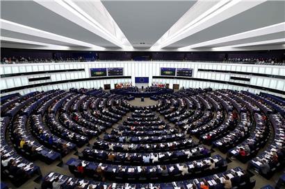 EU-Abgeordnete diskutieren Zolldeal vor Abstimmung am Donnerstag im Parlament