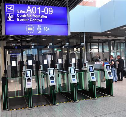 Am Flughafen gibt es nun Gutscheine – allerdings nicht für abgesagte Flüge.
