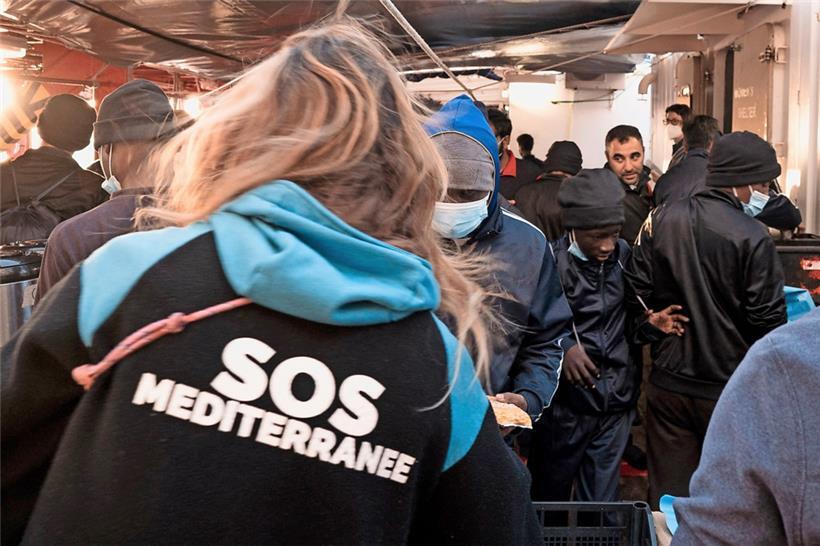 Am Freitag durfte die Ocean Viking in Frankreich anlegen – der Streit zwischen Paris und Rom geht weiter
