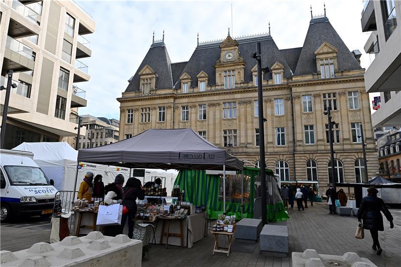 Am Mittwoch fand der Wochenmarkt erstmals auf dem Royal-Hamilius statt
