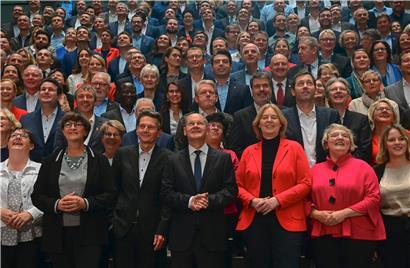 Am Mittwoch traf sich die SPD-Fraktion erstmals im deutschen Bundestag
