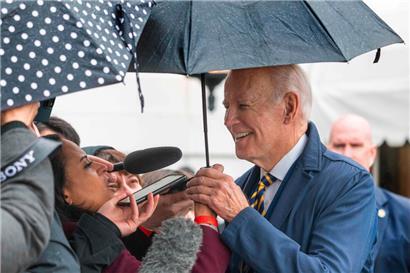 Am Montag hatte Joe Biden auf die Frage, ob die USA der Ukraine F-16-Jets schicken werden, lediglich mit einem kurzen „Nein“ geantwortet
