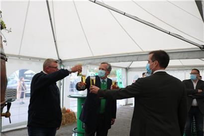 Am Montag wurde die Vereinbarung in den Räumlichkeiten der „Brasseries de l’Ill“ offiziell unterzeichnet
