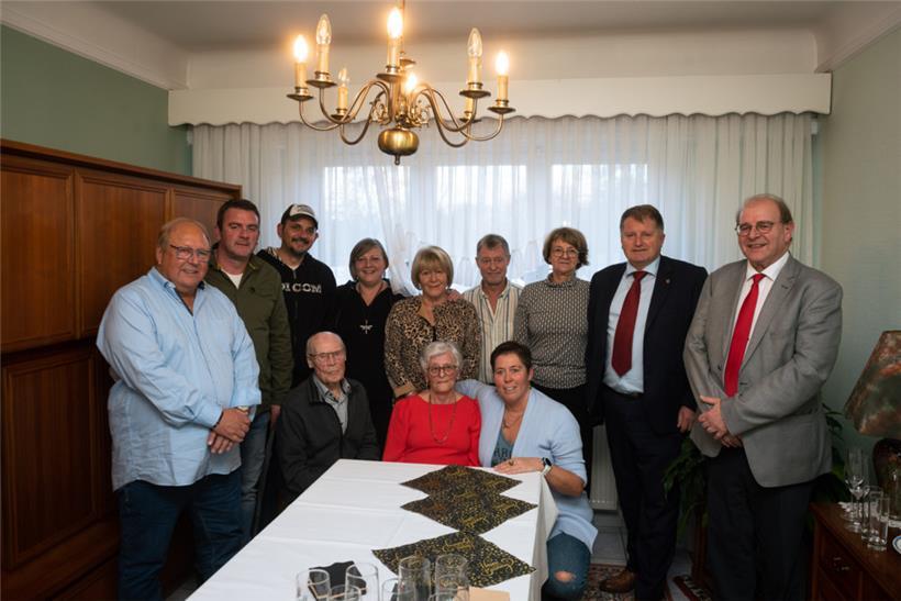 Am Montag wurde in Rodange eine Feierstunde für Jos Fassbender (l., sitzend) abgehalten. Neben ihm sitzt seine Ehefrau Yvonne, mit der er 72 Jahre verheiratet ist.
