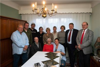 Am Montag wurde in Rodange eine Feierstunde für Jos Fassbender (l., sitzend) abgehalten. Neben ihm sitzt seine Ehefrau Yvonne, mit der er 72 Jahre verheiratet ist.
