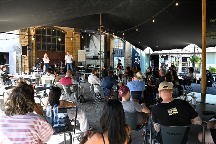 Am Nachmittag begann die Veranstaltung mit einem Poetry-Slam