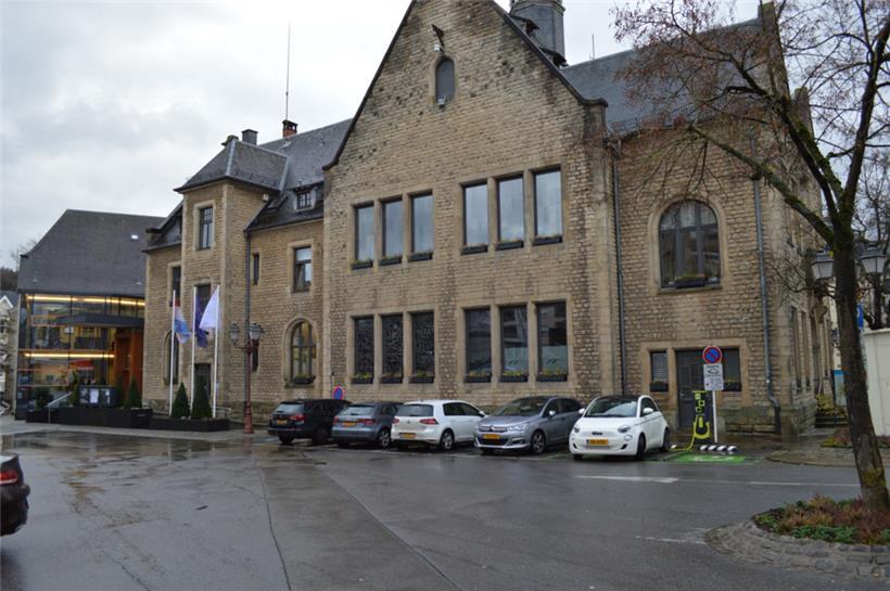 Am Rathaus selbst sowie am Vorplatz sind in den nächsten Monaten Arbeiten vorgesehen
