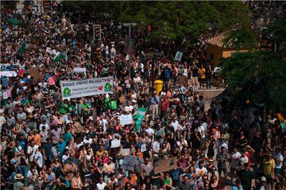 Am Samstag haben in Malaga Tausende gegen die „Touristen-Invasion“ protestiert
