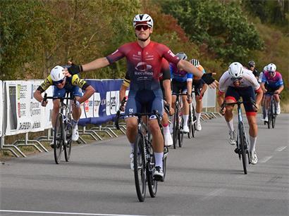 Am Samstag jubelte Pol Weisgerber auf der Straße über den Masters-Titel, am Sonntag dann auf dem Gravel-Rad