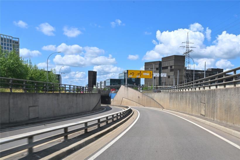 Am Sonntag und zum Teil auch am Montag war der Tunnel unter dem Kreisverkehr Serra nicht befahrbar

