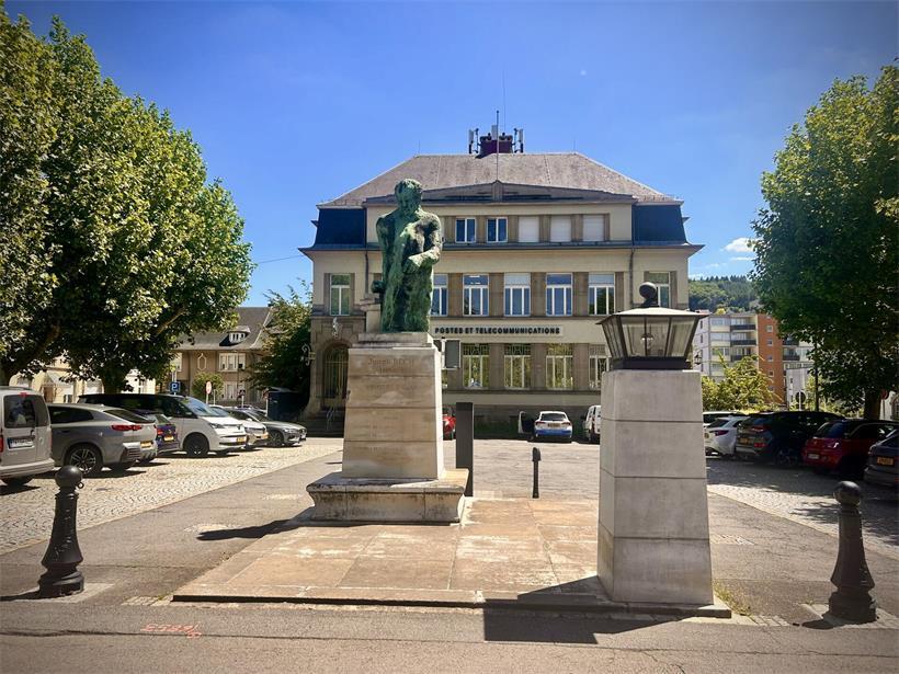 Am heutigen Schiltzenplatz hielten die Postkutschen und Pferde wurden gewechselt