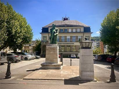 Am heutigen Schiltzenplatz hielten die Postkutschen und Pferde wurden gewechselt