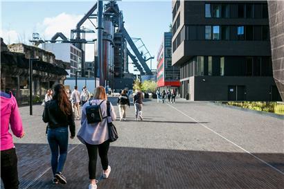 Am vergangenen Donnerstag empfing die Uni.lu knapp tausend neue Studenten. Am Montag startete die akademische „Rentrée“ auf dem Campus in Belval.
