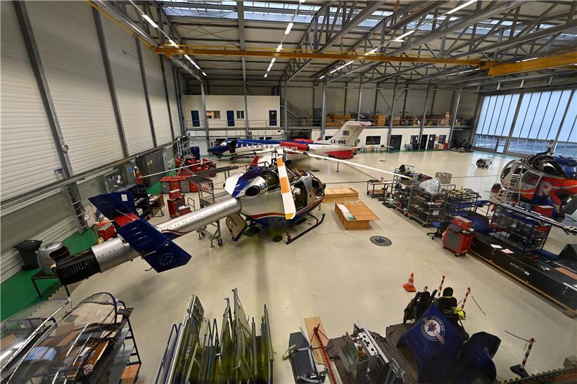 Ambulanzen können monatelang ohne technische Kontrolle bedient werden. Nicht aber Hubschrauber und Jets. Der Ausfall einer ganzen Wartungscrew wäre verheerend für die LAR.
