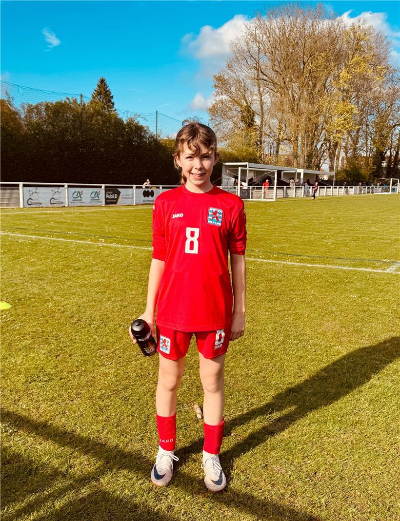 12-jährige Amélie Diederich aus Kayl beim Sommer-Open-Air-Konzert am Bostalsee, Fan von Fußball, Harry Potter und Rockmusik