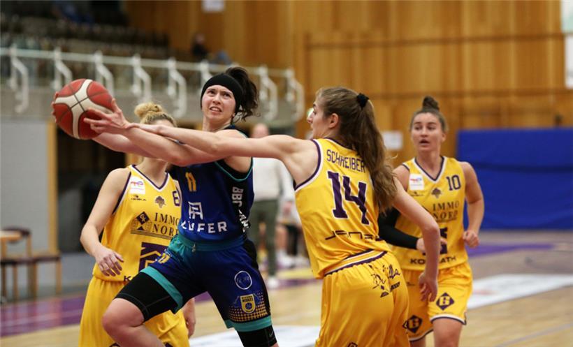 Amra Hasanovic (in Blau) und Wiltz werden auch in der kommenden Saison in der LBBL auflaufen
