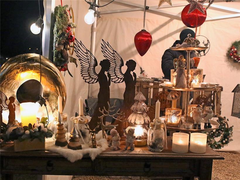 An 30 Ständen boten Kunsthandwerker ihre Kreationen an