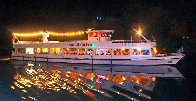 An Bord der fünf Ausflugsschiffe der Moselflotte präsentierten die Macher Dinner...