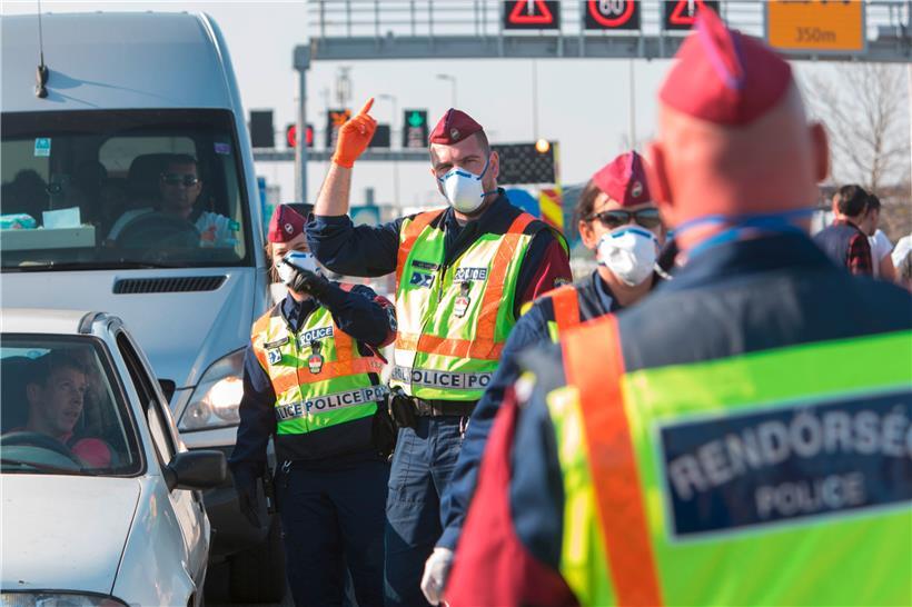 An der Grenze zwischen Österreich und Ungarn gab es Staus auf einer Länge von bis zu 40 Kilometern
