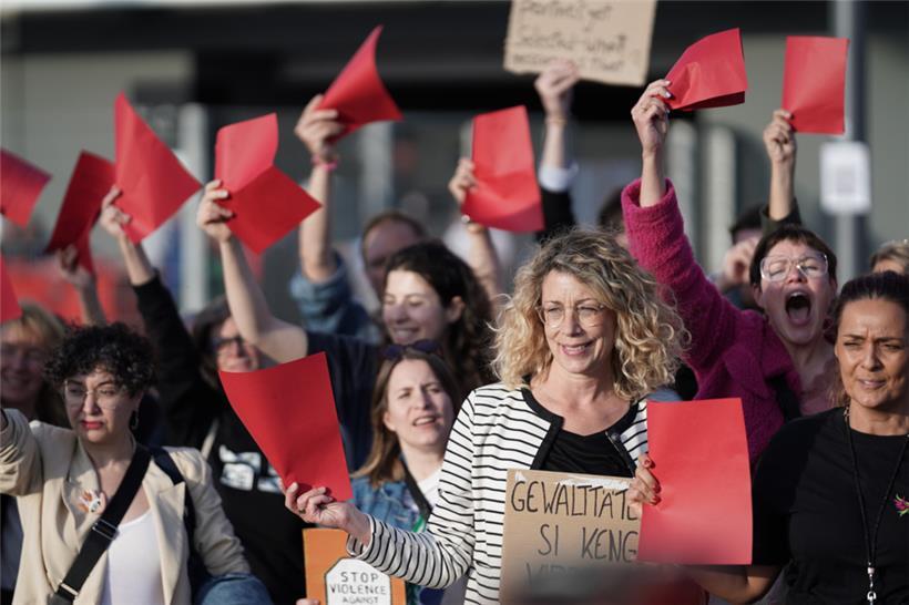 An der Protestaktion am Dienstagabend nahm auch die Grünen-Abgeordnete Joëlle We...
