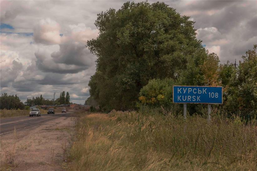 An der ukrainisch-russischen Grenze sind nur Fahrzeuge aus der Ukraine unterwegs
