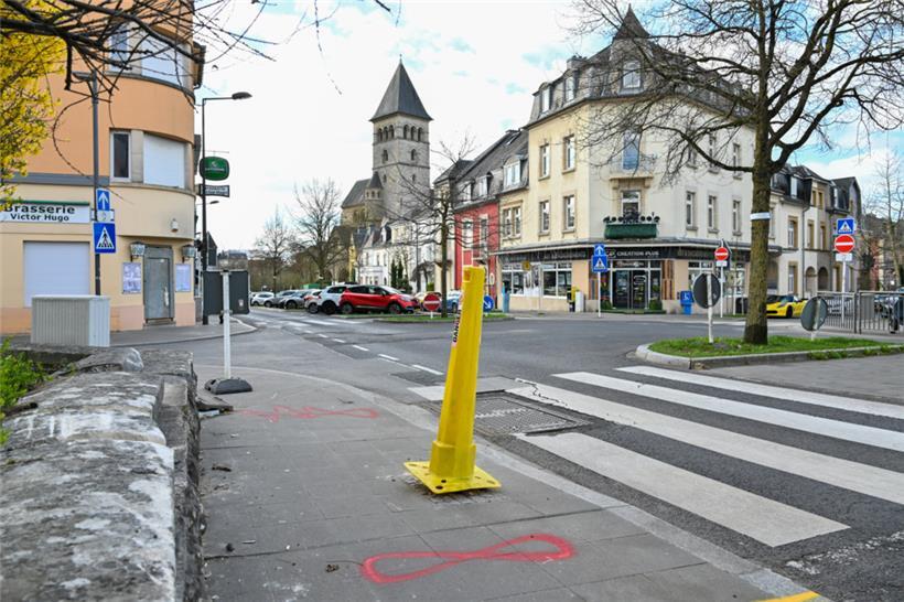 An dieser Kreuzung von der Avenue Victor Hugo mit der rue Ermesinde auf dem Limpertsberg kollidierten vor mehr als zwei Wochen zwei Fahrzeuge
