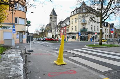 An dieser Kreuzung von der Avenue Victor Hugo mit der rue Ermesinde auf dem Limpertsberg kollidierten vor mehr als zwei Wochen zwei Fahrzeuge
