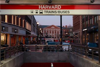 Anders als die meisten US-Universitäten wehrt sich die Harvard-Universität gegen den von der Trump-Regierung geforderten Abbau der akademischen Freiheiten
