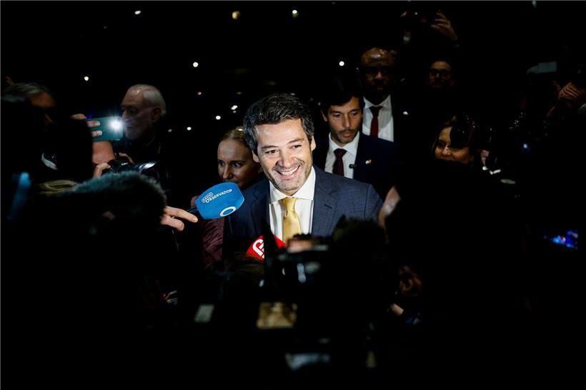 André Ventura von Chega bei Wahlkampfveranstaltung, beliebt unter in Luxemburg lebenden Portugiesen, auf dem Weg zur Stichwahl