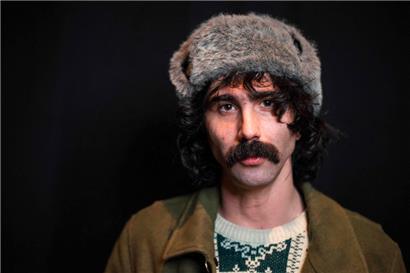 Andrea Laszlo De Simone, photographié à l’occasion de son dernier concert aux Trans Musicales de Rennes, en décembre 2021
