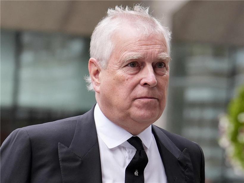 Andrew Mountbatten-Windsor unter Druck durch britischen Premierminister wegen Epstein-Affäre, politische Krise Großbritannien