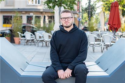 Andrii auf der Place de Paris in Luxemburg-Stadt: Der junge Ukrainer ist vor dem Kriegsdienst geflohen
