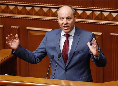 Andrij Parubij spricht während einer Sitzung des ukrainischen Parlaments in Kiew
