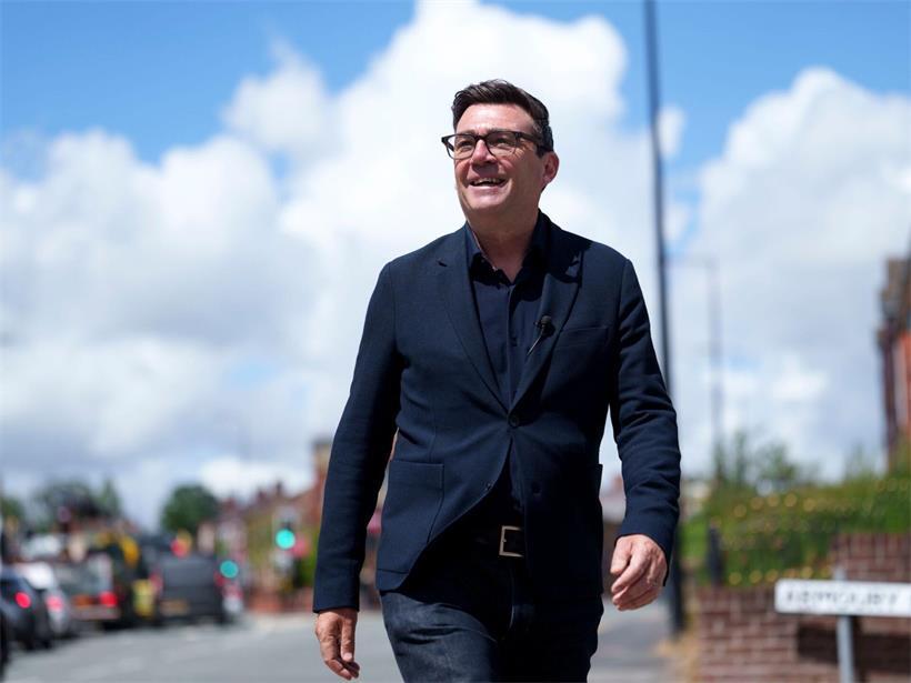 Andy Burnham ist als Nachfolger von Premierminister Keir Starmer als Parteichef bestätigt worden