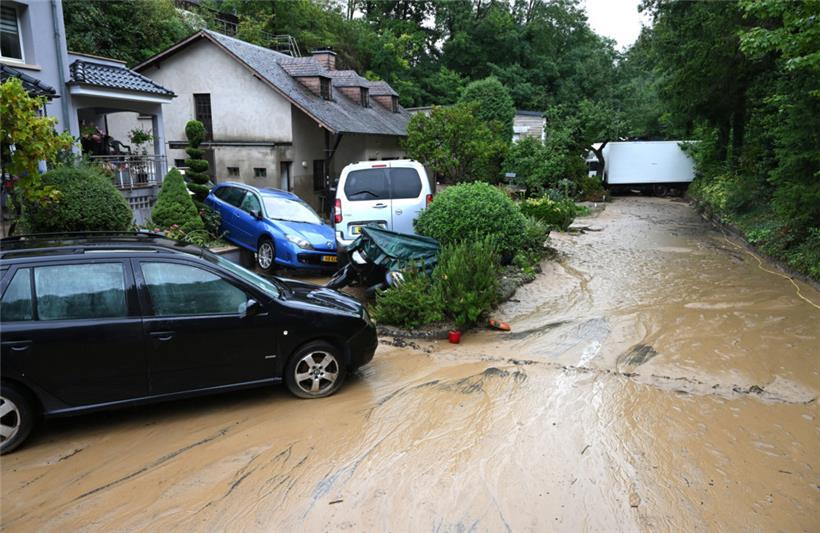 Anfang September regnete es in der Hauptstadt so viel, dass Wassermassen im hauptstädtischen Val de Hamm Fahrzeuge verschoben
