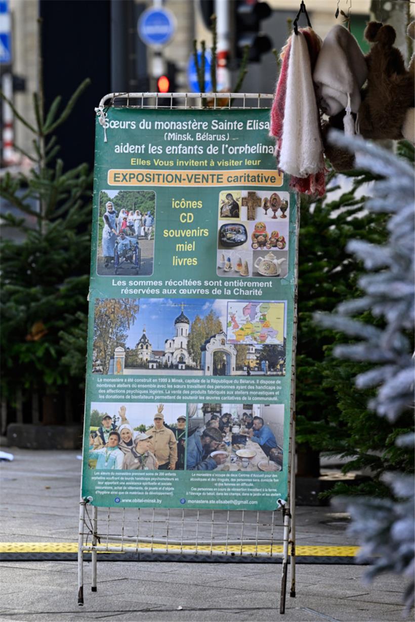 Angeblich kommen die Einnahmen des Standes Waisen und Alkoholkranken zugute
