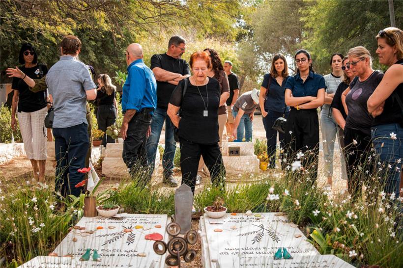 Angehörige trauern um die von der Hamas vor zwei Jahren Ermordeten
