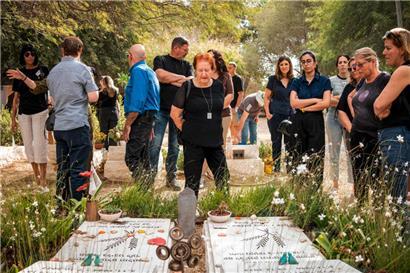 Angehörige trauern um die von der Hamas vor zwei Jahren Ermordeten
