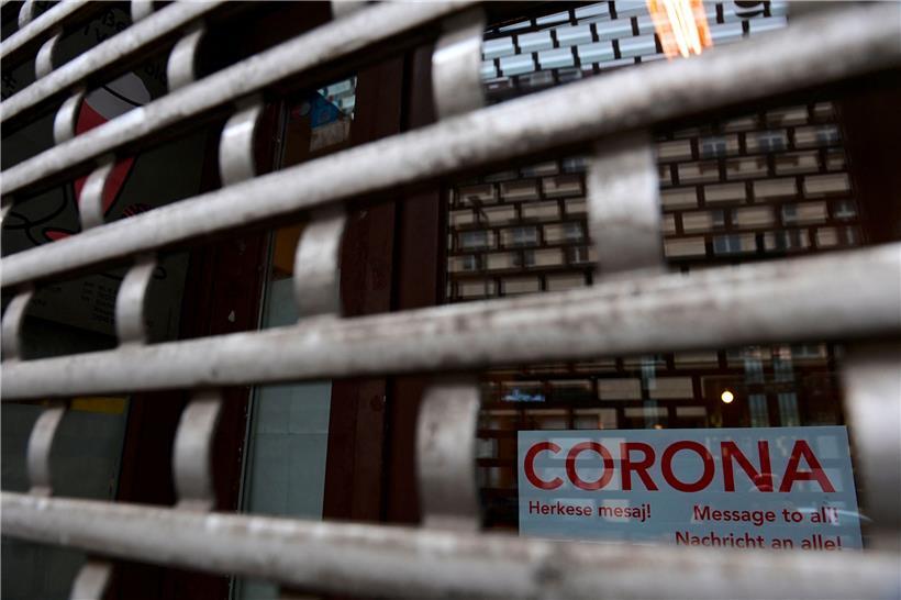 Angesichts stark steigender Neuinfektionszahlen neigen viele Regierungen weiter zur Vorsicht
