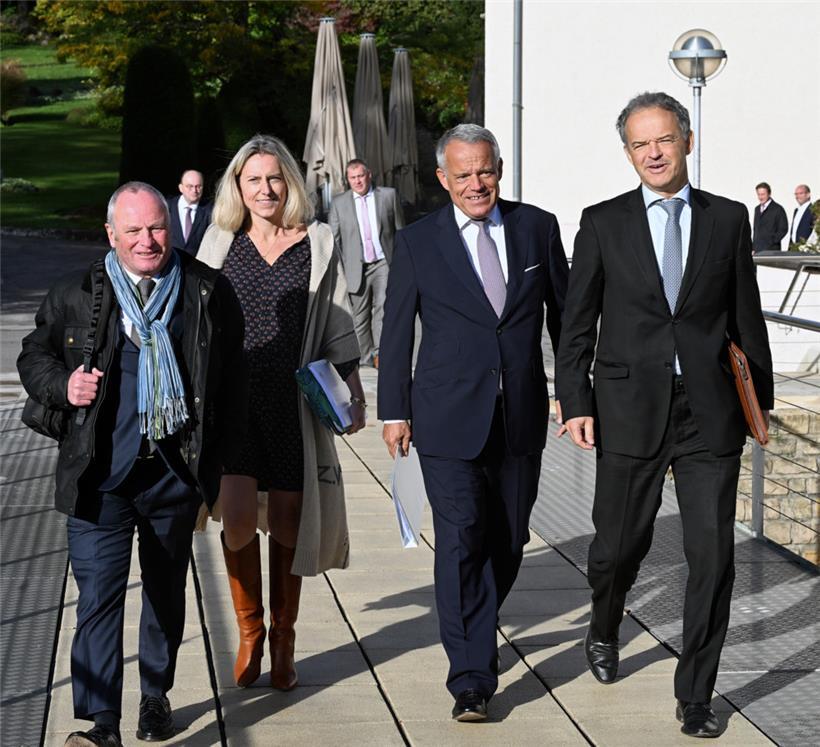 Ankunft des Patronats: Fernand Ernster, Carole Muller, Guy Hoffmann et Michel Re...