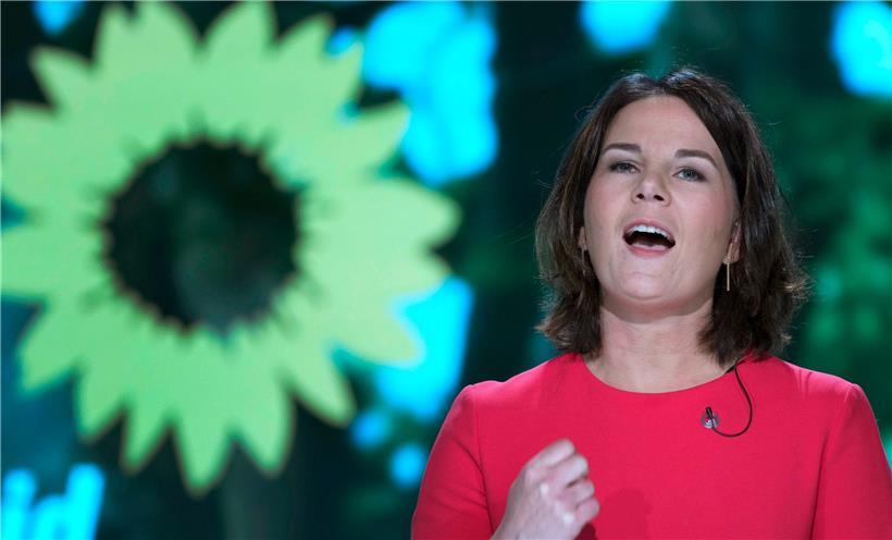 Annalena Baerbock ärgert sich „tierisch“ über die Fehler, die ihr vergangene Woche nachgewiesen wurden. Trotzdem hat sie die K-Frage weiterhin für sich entschieden.
