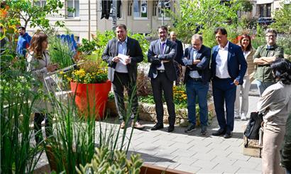 Anne Calteux (l.), Vertreterin der EU-Kommission in Luxemburg, war zur Eröffnung nach Esch gekommen
